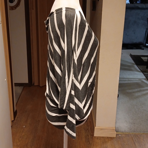 WET SEAL OF THE SHOULDER TOP - Picture 6 of 6